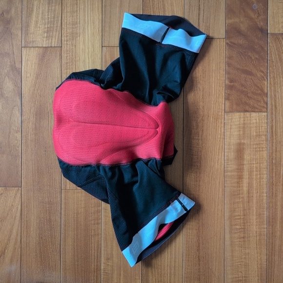 Bellwether men's size Medium biker shorts - Picture 3 of 3